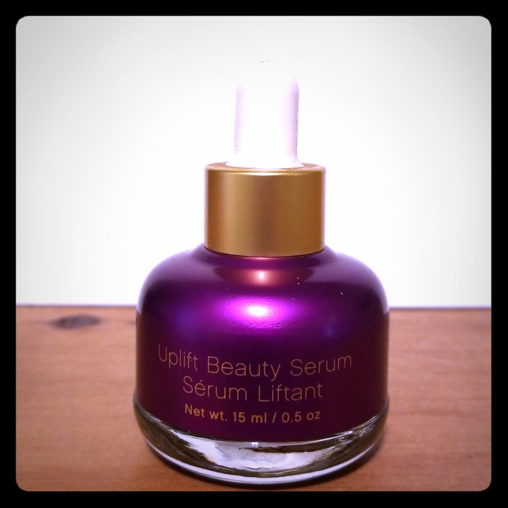 Younique Royalty Uplift Beauty Serum